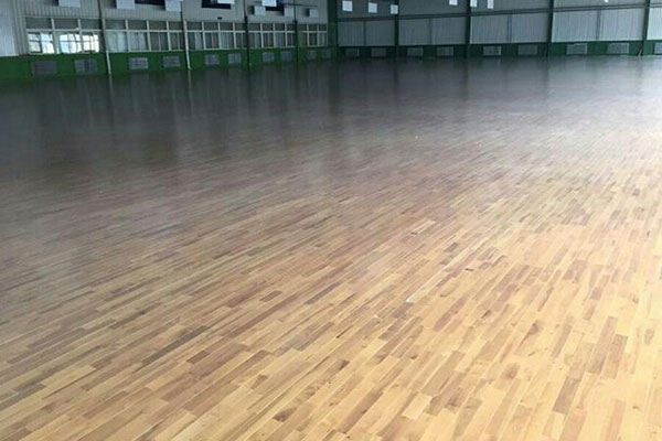 如何分辨室內(nèi)運動實木地板